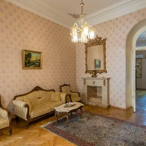 Konukevi Leon Tiflis